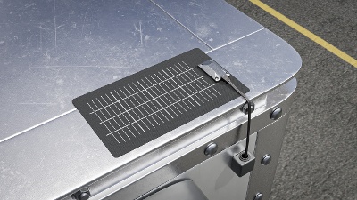 Trailer telematics system charged by a solar panel (web)