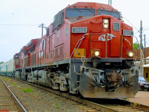 railcar locomotive railcar locomotive